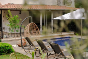 Fethiye Ölüdeniz'de Dağ ve Doğa Manzaralı Lüks Villa A1